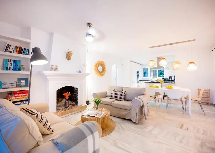 Typical House Chapas Playa With Heated Pool Марбелья