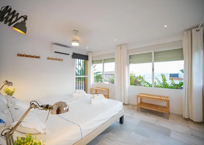Typical House Chapas Playa With Heated Pool ヴィラ マルベーリャ