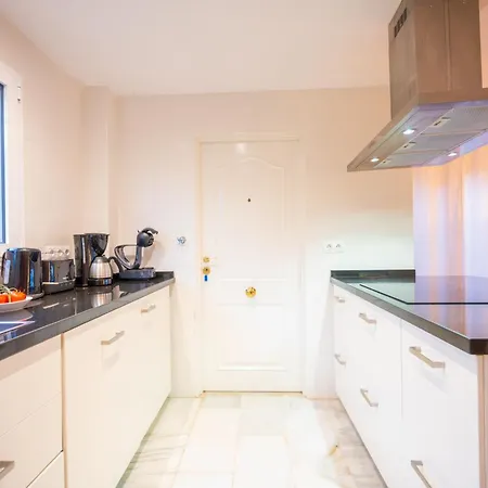 Vila Typical House Chapas Playa With Heated Pool Marbella